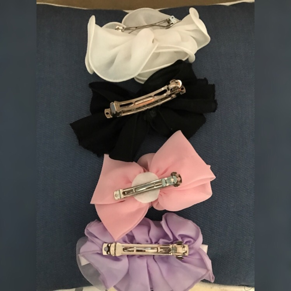4 BOWS FOR $10 - Picture 2 of 2